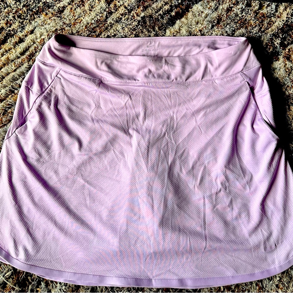 Nike Dri-fit Women’s Skirt in Lavender- size Large.